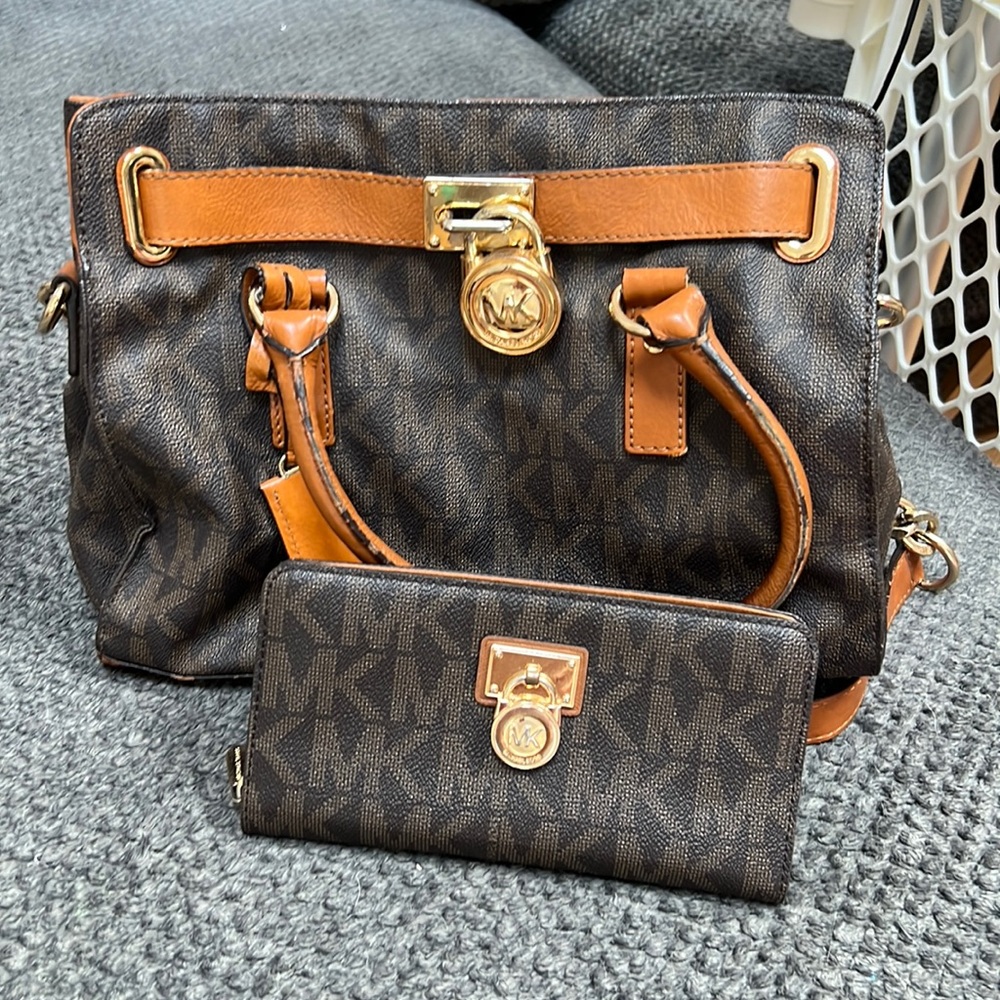 Michael Kors Satchel with matching Wallet